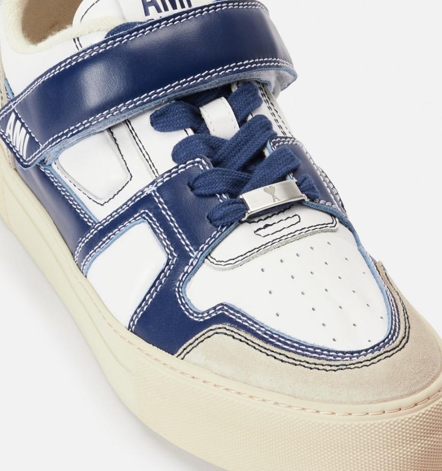 Ami Paris Low Top Ami Arcade Sneakers White / Navy | ami_US422